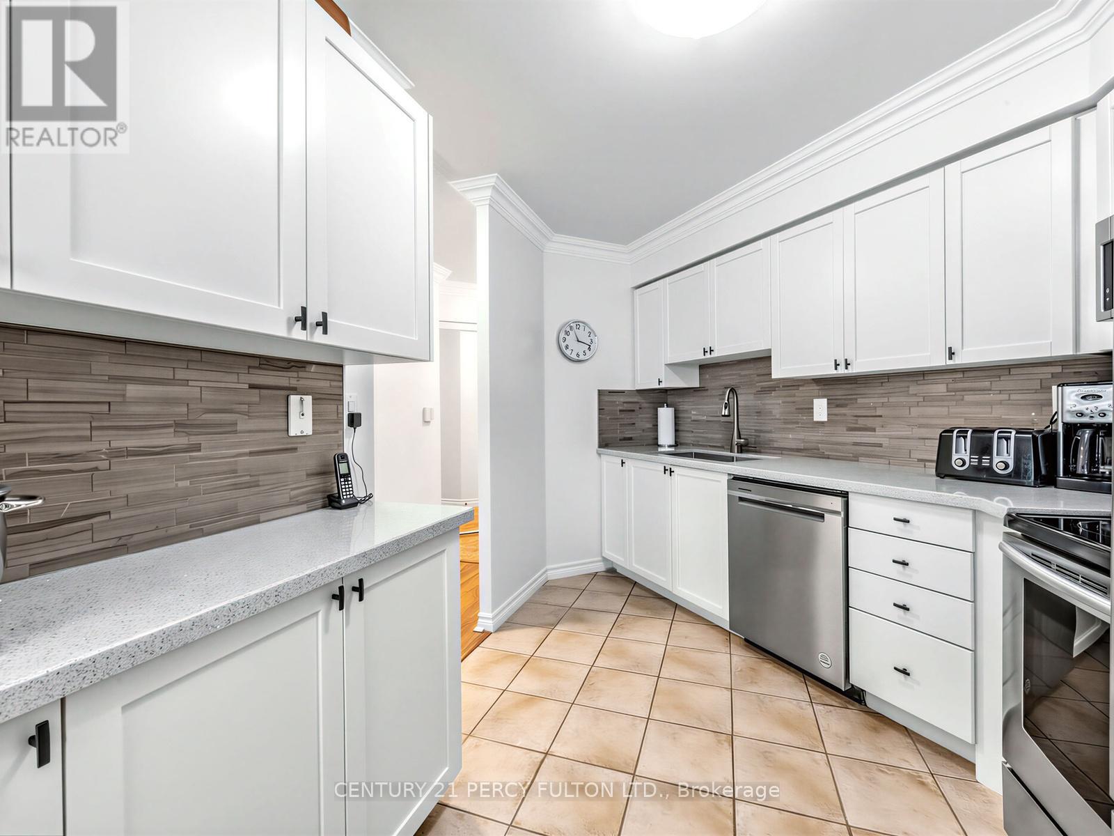 201 - 745 New Westminster Drive, Vaughan, Ontario  L4J 8J9 - Photo 16 - N12995392