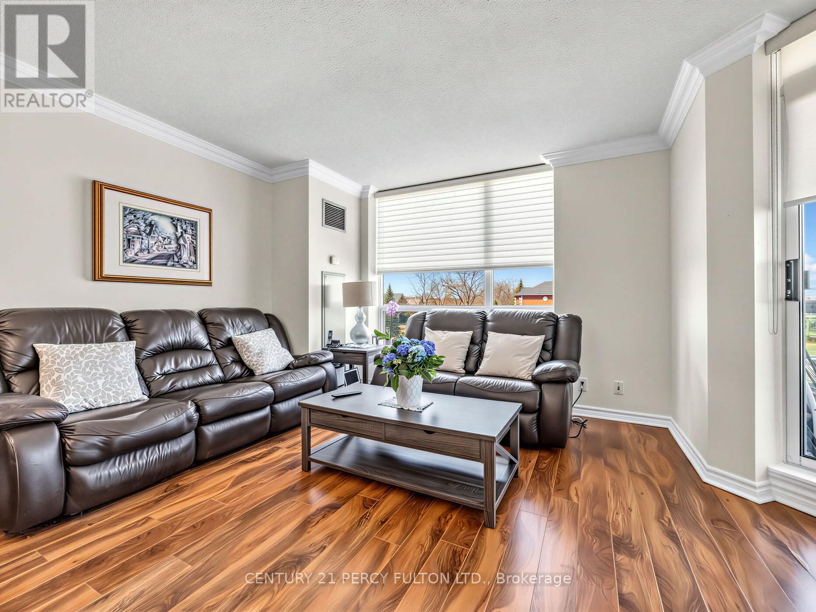 201 - 745 New Westminster Drive, Vaughan, Ontario  L4J 8J9 - Photo 4 - N12995392
