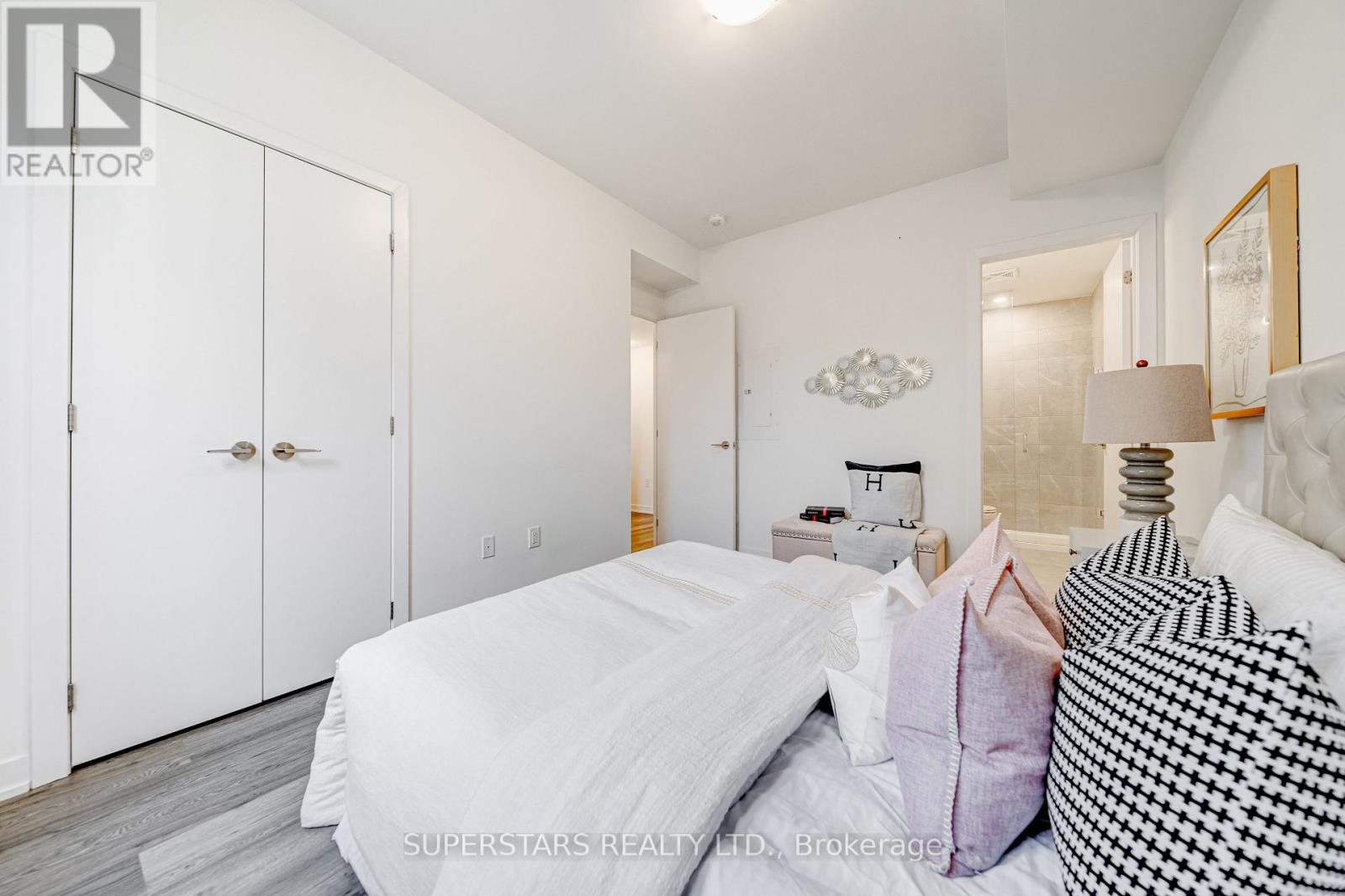 705 - 5 Steckley House Lane, Richmond Hill, Ontario  L4S 0N2 - Photo 15 - N12995398