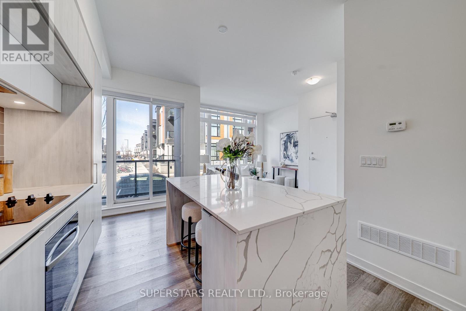 705 - 5 Steckley House Lane, Richmond Hill, Ontario  L4S 0N2 - Photo 9 - N12995398