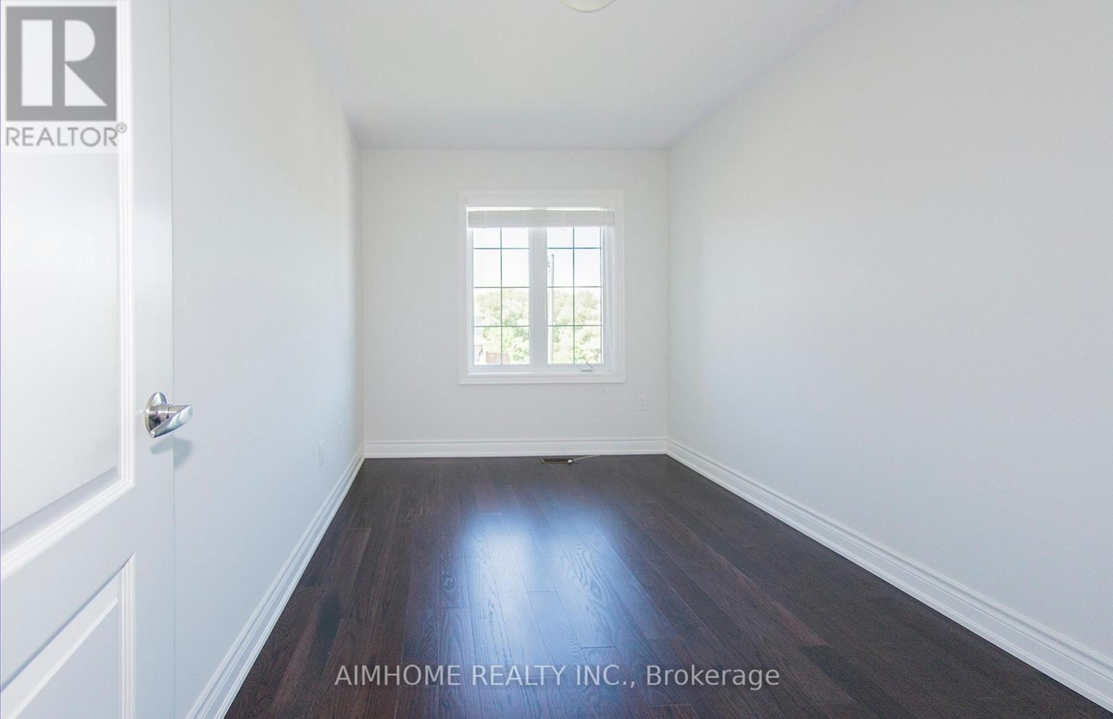 11 Kester Court, East Gwillimbury, Ontario  L9N 0P3 - Photo 6 - N12995400