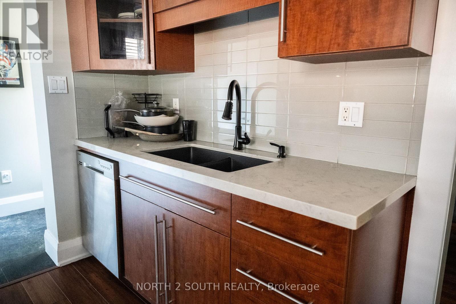 24 Abell Avenue, Vaughan, Ontario  L4L 1B8 - Photo 9 - N12995412