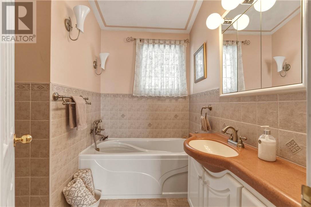 24 Vaillancourt Crescent, Chelmsford, Ontario  P0M 1L0 - Photo 11 - 2127121