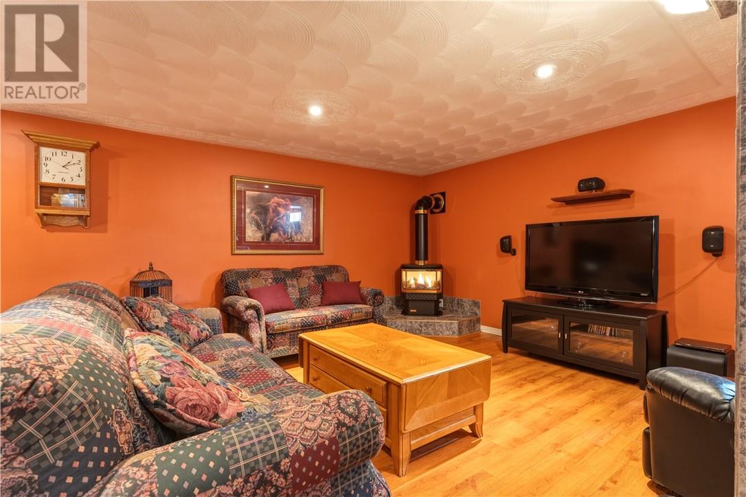 24 Vaillancourt Crescent, Chelmsford, Ontario  P0M 1L0 - Photo 13 - 2127121