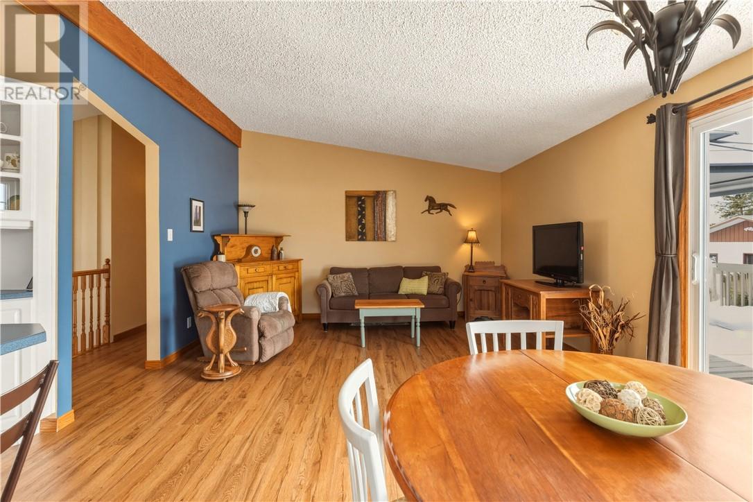 24 Vaillancourt Crescent, Chelmsford, Ontario  P0M 1L0 - Photo 3 - 2127121