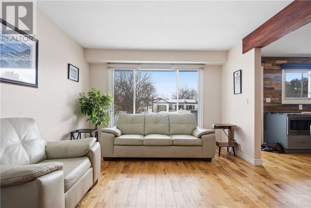 3135 Louis Street, Val Caron, Ontario  P3N 1B9 - Photo 9 - 2127118