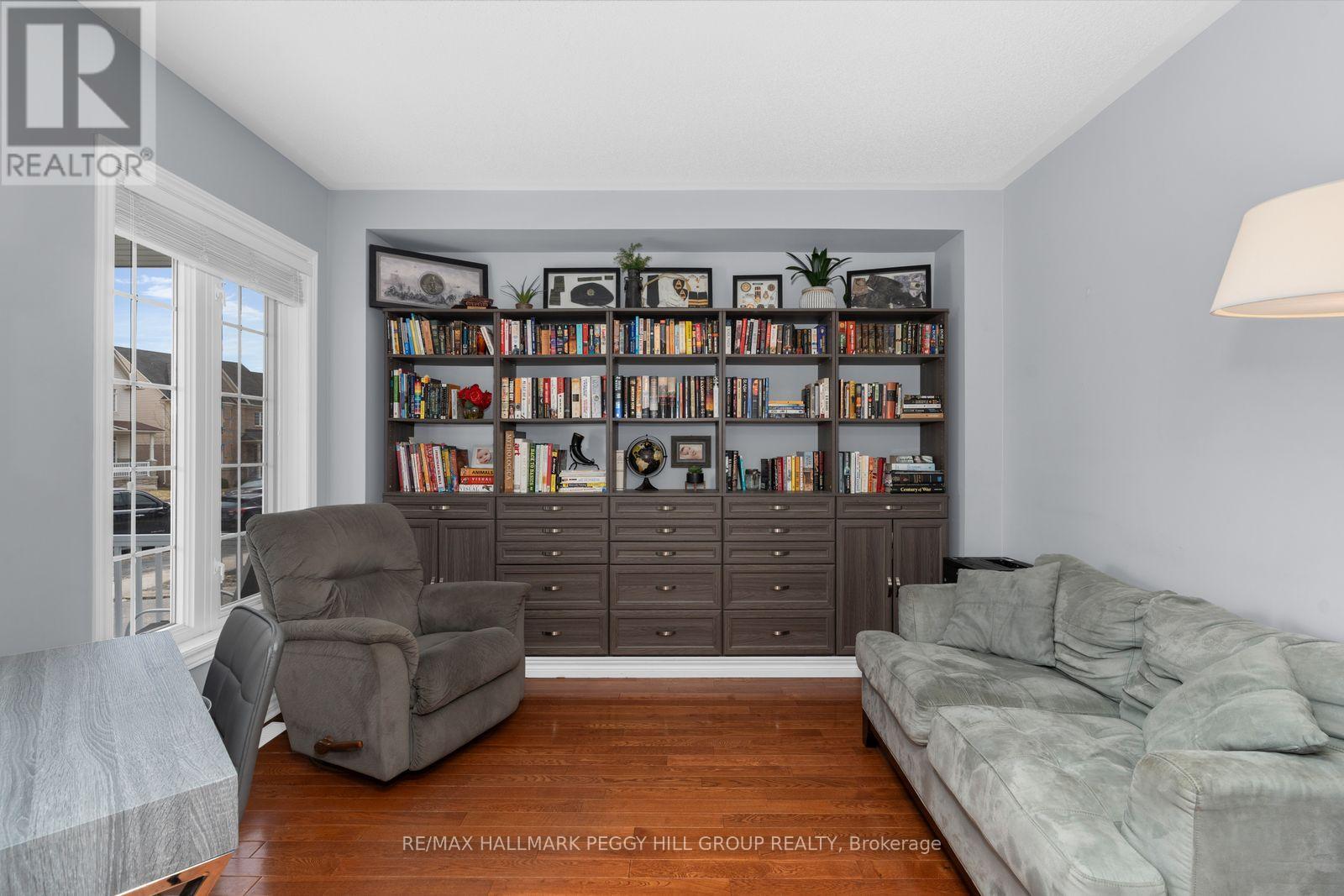 20 The Queensway, Barrie (Innis-Shore), Ontario  L4M 7H6 - Photo 11 - S12995294