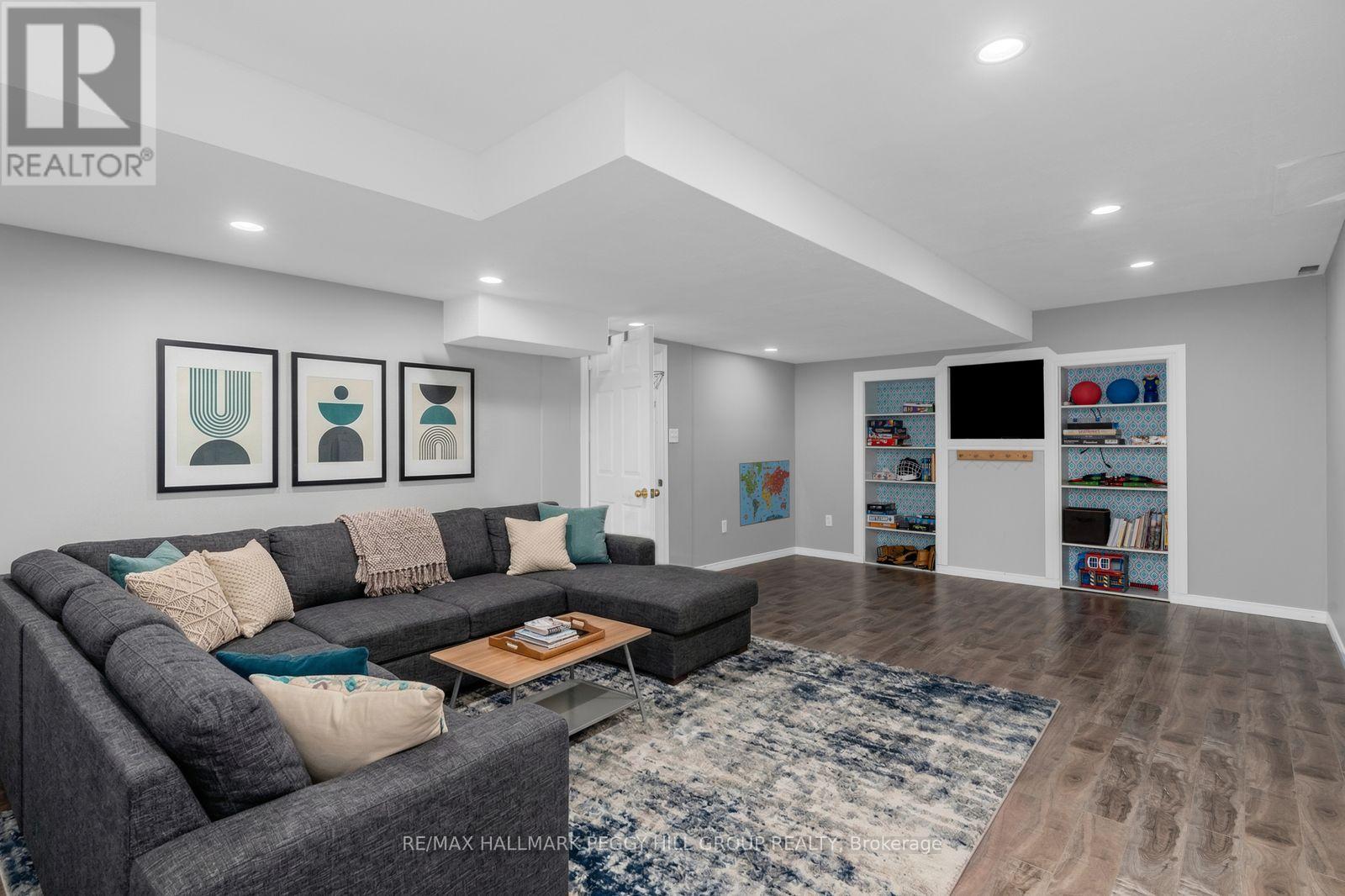 20 The Queensway, Barrie (Innis-Shore), Ontario  L4M 7H6 - Photo 18 - S12995294