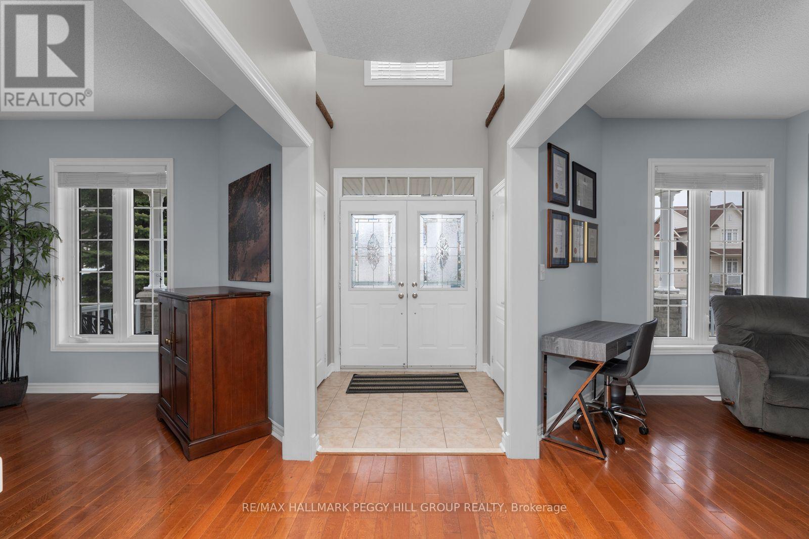 20 The Queensway, Barrie (Innis-Shore), Ontario  L4M 7H6 - Photo 6 - S12995294