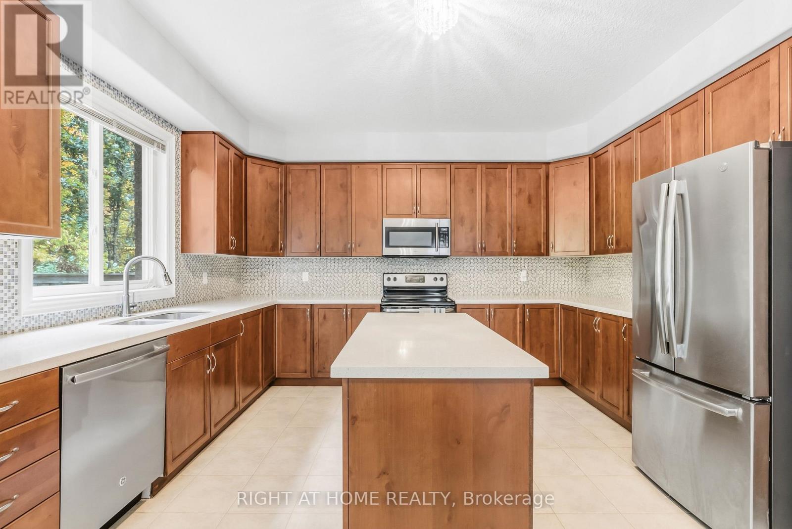 79 Jewel House Lane, Barrie (Innis-Shore), Ontario  L4N 5X1 - Photo 13 - S12995330