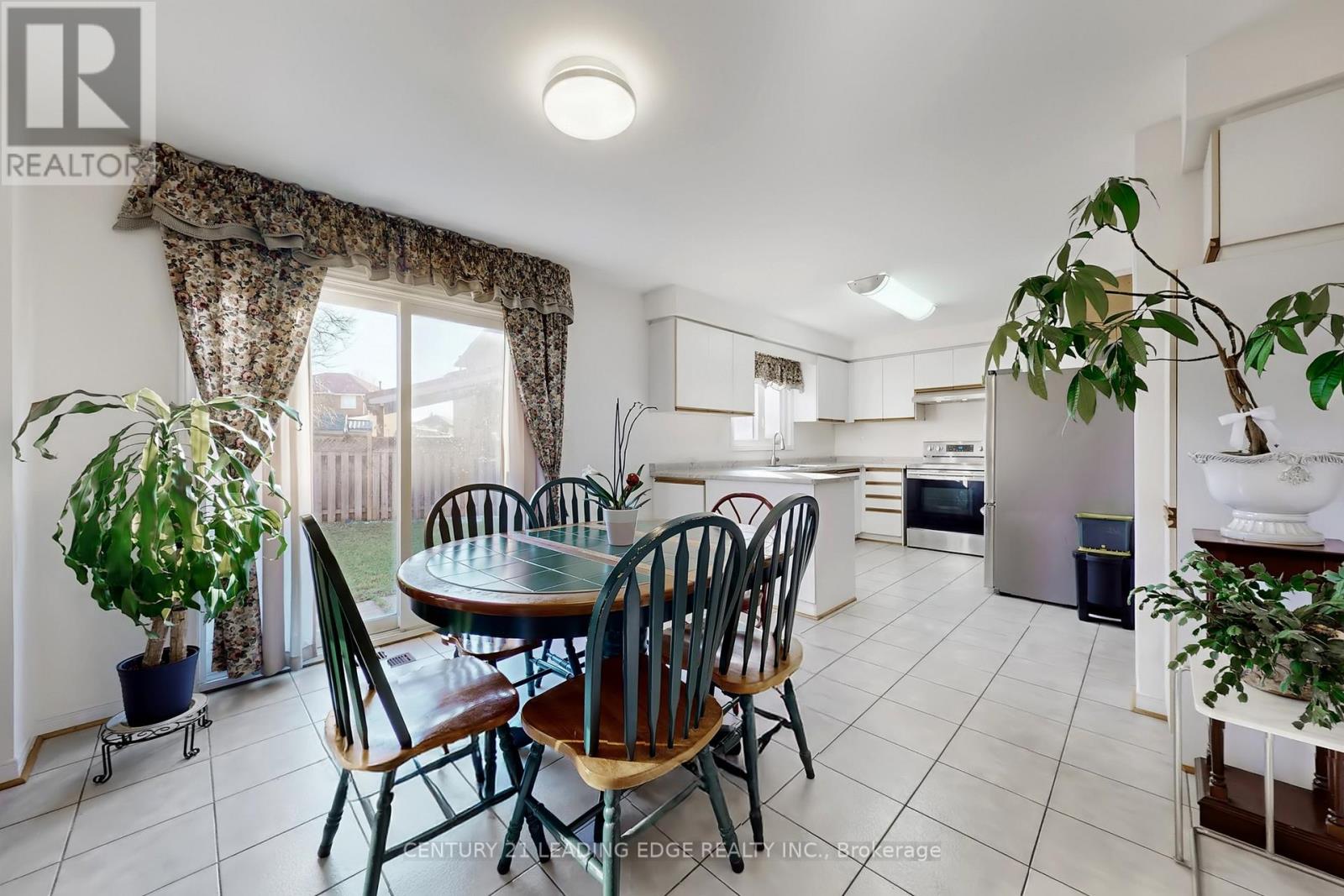 73 Hullrick Drive, Toronto (West Humber-Clairville), Ontario  M9W 6W6 - Photo 14 - W12973632