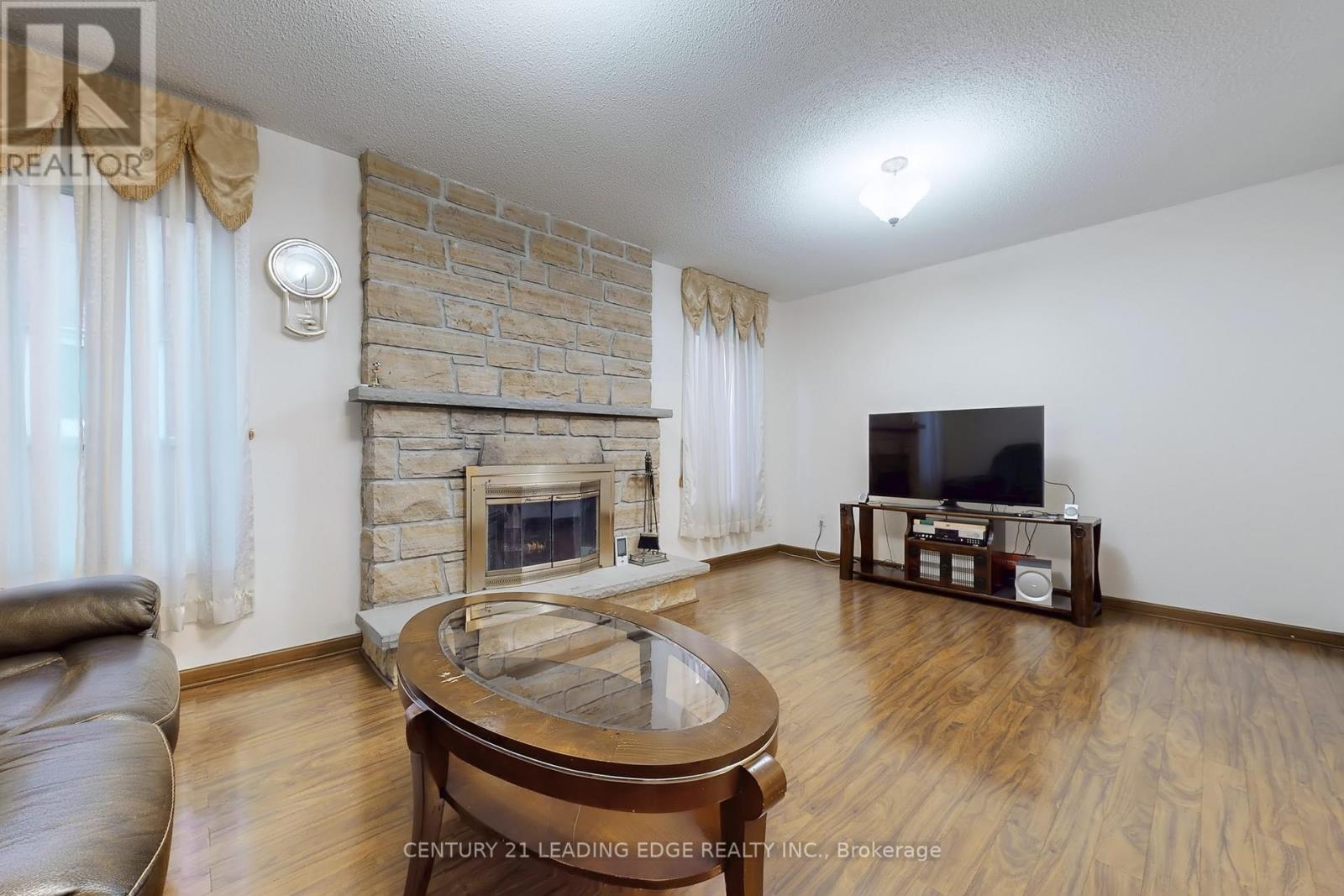 73 Hullrick Drive, Toronto (West Humber-Clairville), Ontario  M9W 6W6 - Photo 10 - W12973632