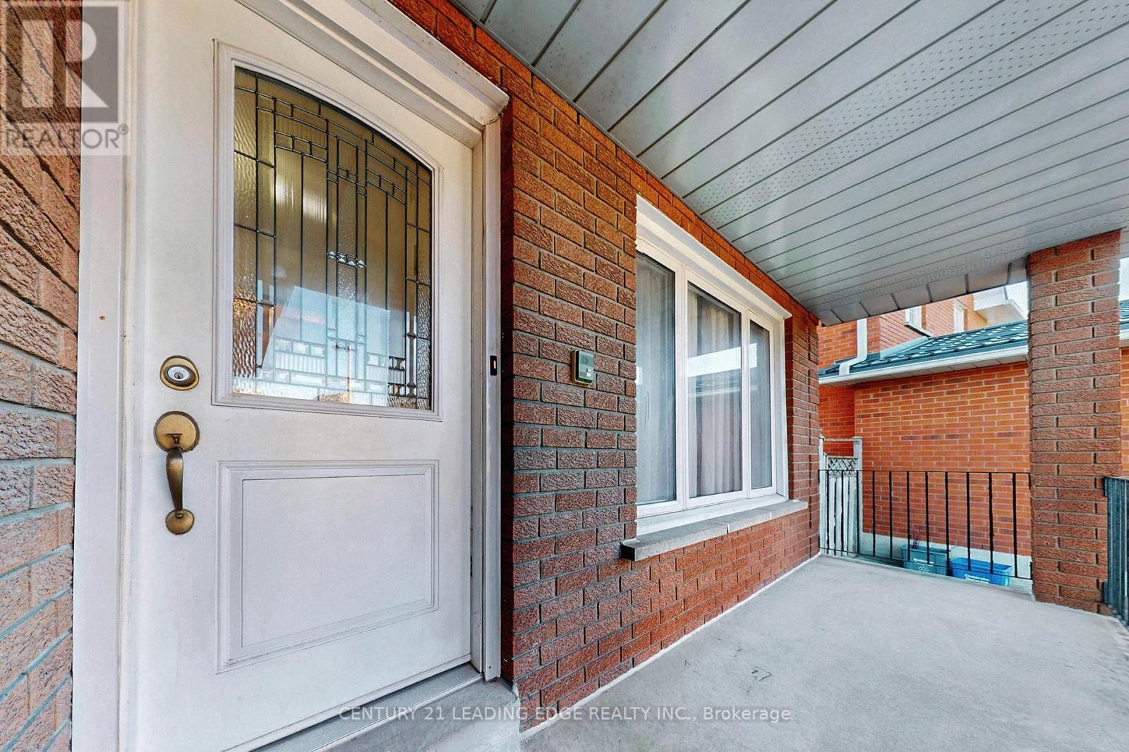 73 Hullrick Drive, Toronto (West Humber-Clairville), Ontario  M9W 6W6 - Photo 3 - W12973632