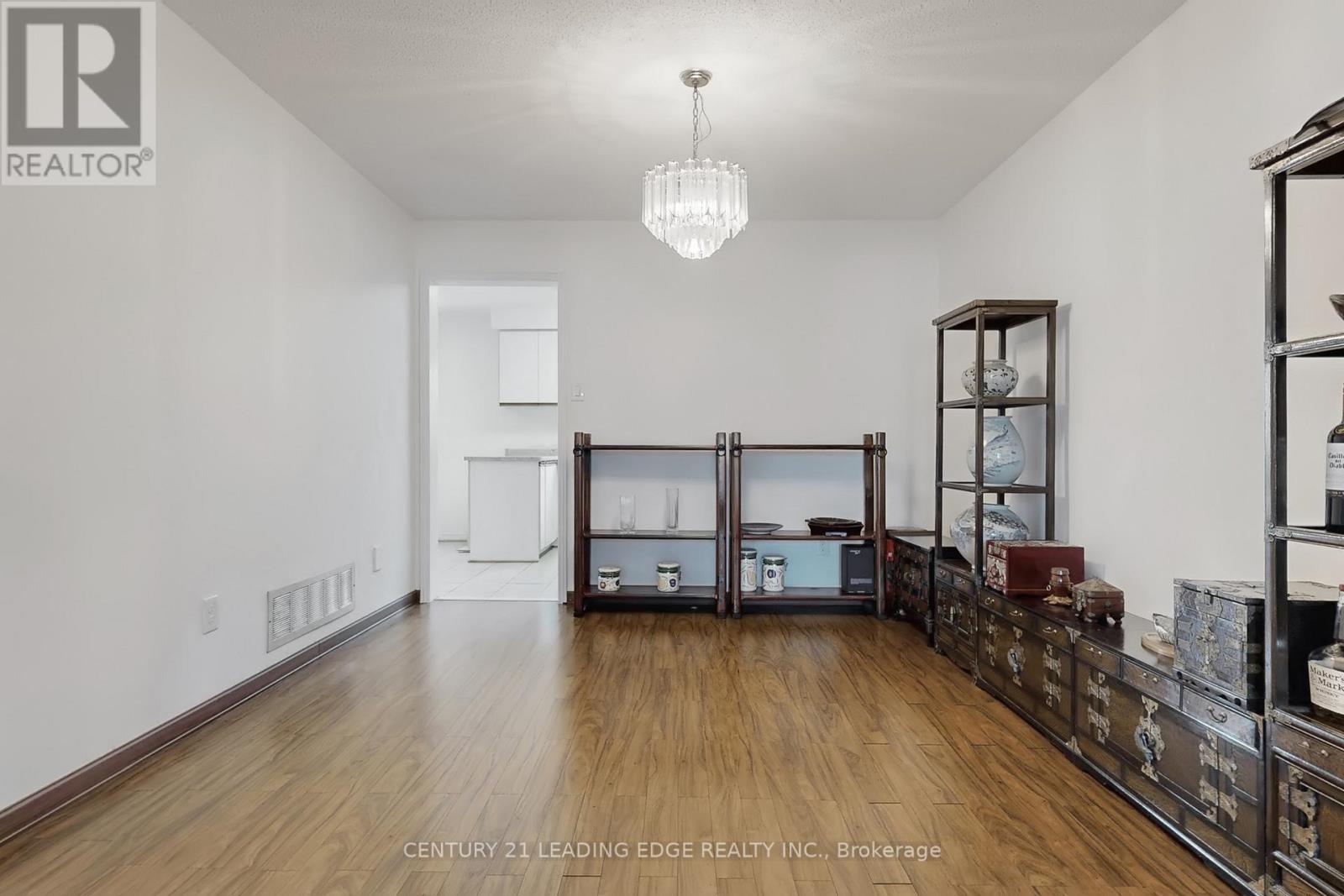 73 Hullrick Drive, Toronto (West Humber-Clairville), Ontario  M9W 6W6 - Photo 6 - W12973632