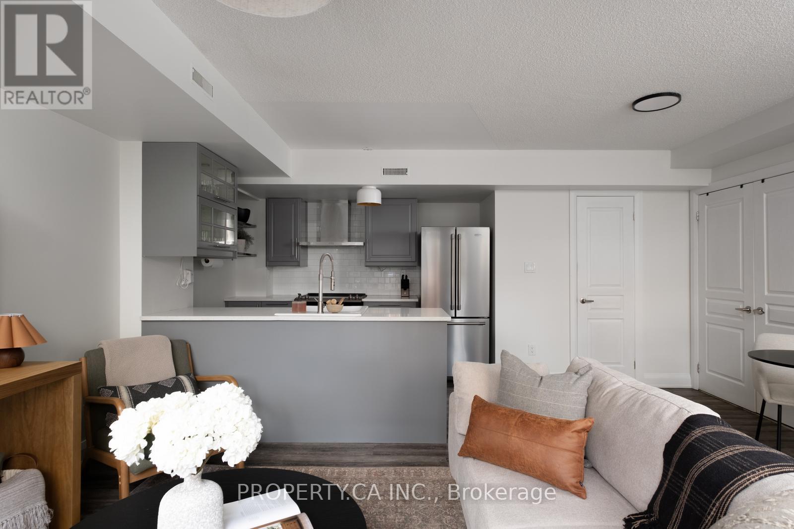 133 - 25 Turntable Crescent, Toronto, Ontario  M6H 4K8 - Photo 10 - W12995230