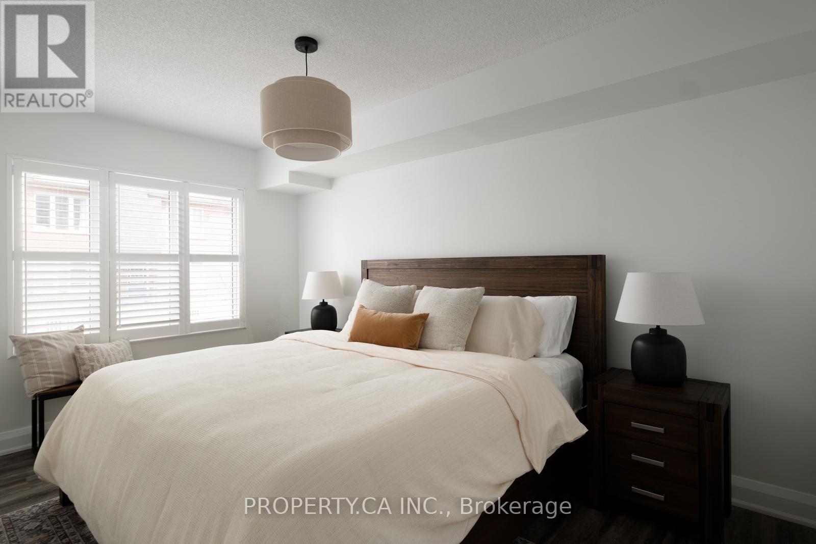 133 - 25 Turntable Crescent, Toronto, Ontario  M6H 4K8 - Photo 12 - W12995230