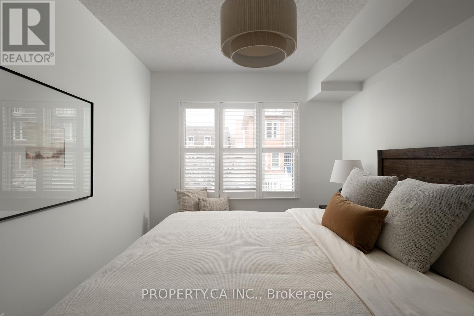 133 - 25 Turntable Crescent, Toronto, Ontario  M6H 4K8 - Photo 13 - W12995230