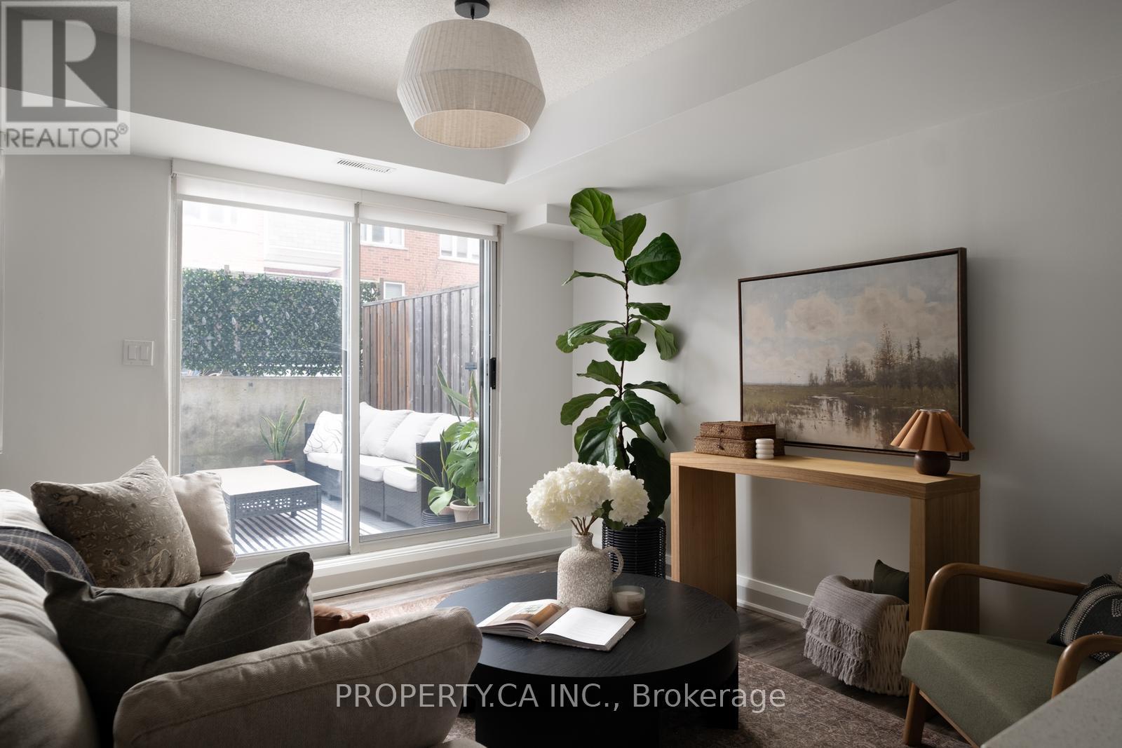 133 - 25 Turntable Crescent, Toronto, Ontario  M6H 4K8 - Photo 2 - W12995230