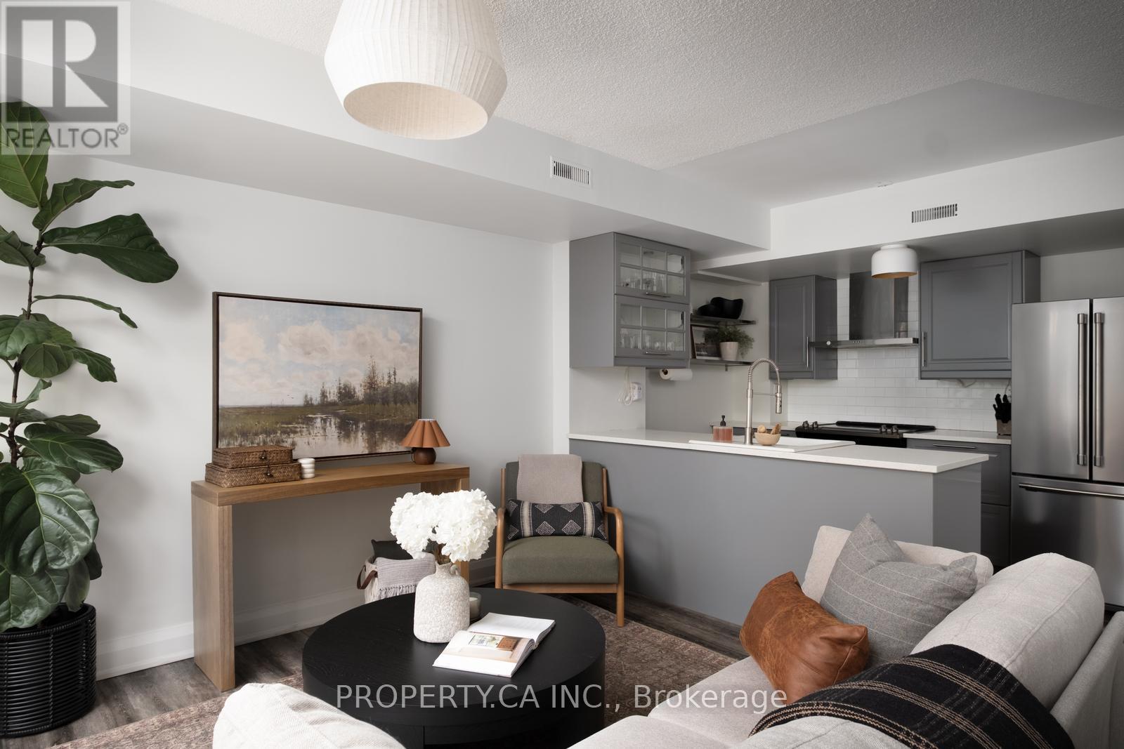 133 - 25 Turntable Crescent, Toronto, Ontario  M6H 4K8 - Photo 3 - W12995230