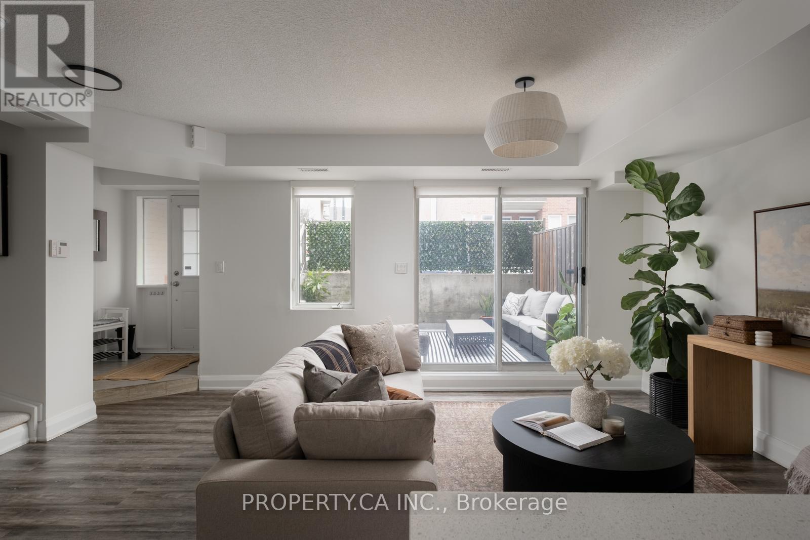 133 - 25 Turntable Crescent, Toronto, Ontario  M6H 4K8 - Photo 4 - W12995230