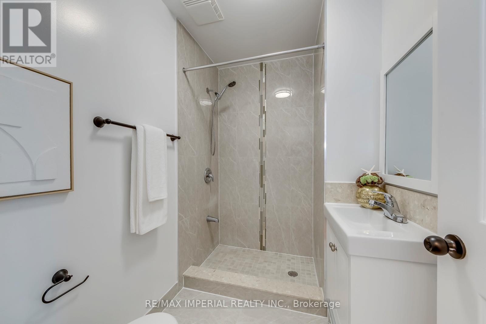 4769 Allegheny Road, Mississauga (Hurontario), Ontario  L5R 0A8 - Photo 34 - W12995238