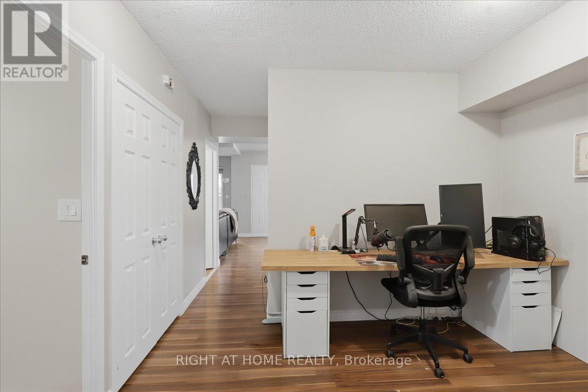 1009 - 3043 Finch Avenue W, Toronto, Ontario  M9M 0A4 - Photo 12 - W12995288