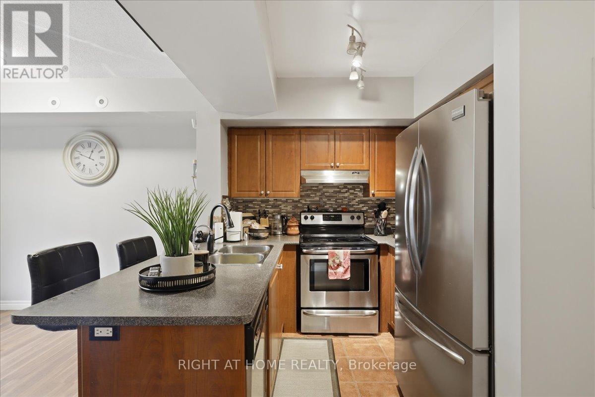 1009 - 3043 Finch Avenue W, Toronto, Ontario  M9M 0A4 - Photo 16 - W12995288