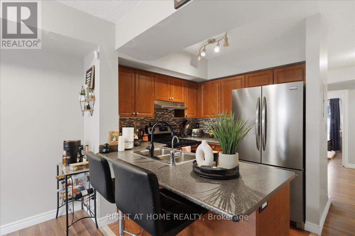 1009 - 3043 Finch Avenue W, Toronto, Ontario  M9M 0A4 - Photo 17 - W12995288