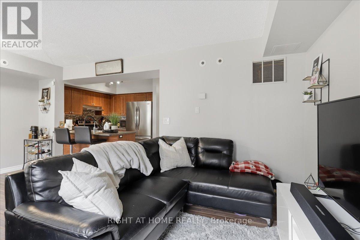 1009 - 3043 Finch Avenue W, Toronto, Ontario  M9M 0A4 - Photo 9 - W12995288