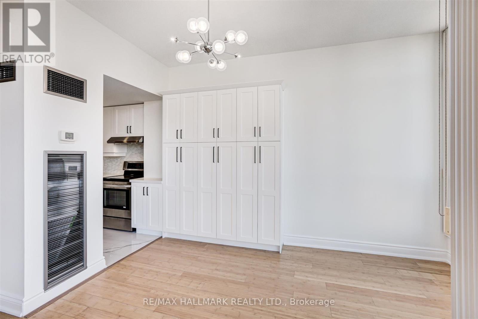 1916 Penthouse - 5 Rowntree Road, Toronto, Ontario  M9V 5G9 - Photo 11 - W12995290