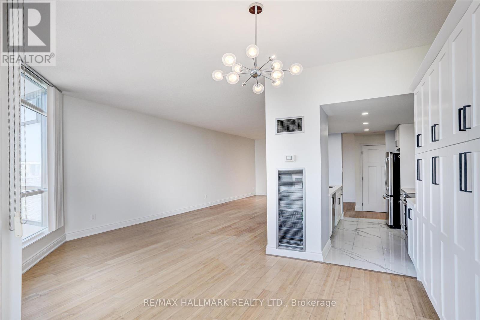 1916 Penthouse - 5 Rowntree Road, Toronto, Ontario  M9V 5G9 - Photo 12 - W12995290