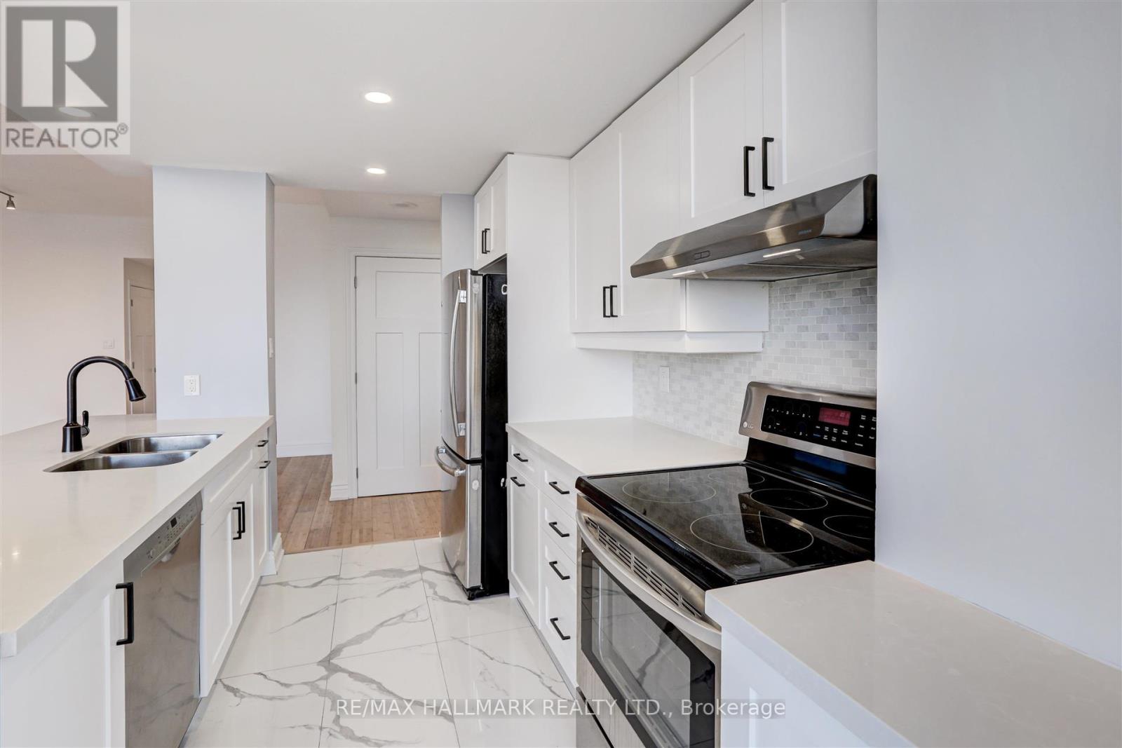 1916 Penthouse - 5 Rowntree Road, Toronto, Ontario  M9V 5G9 - Photo 13 - W12995290