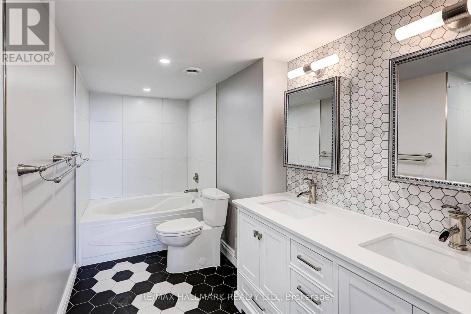 1916 Penthouse - 5 Rowntree Road, Toronto, Ontario  M9V 5G9 - Photo 18 - W12995290