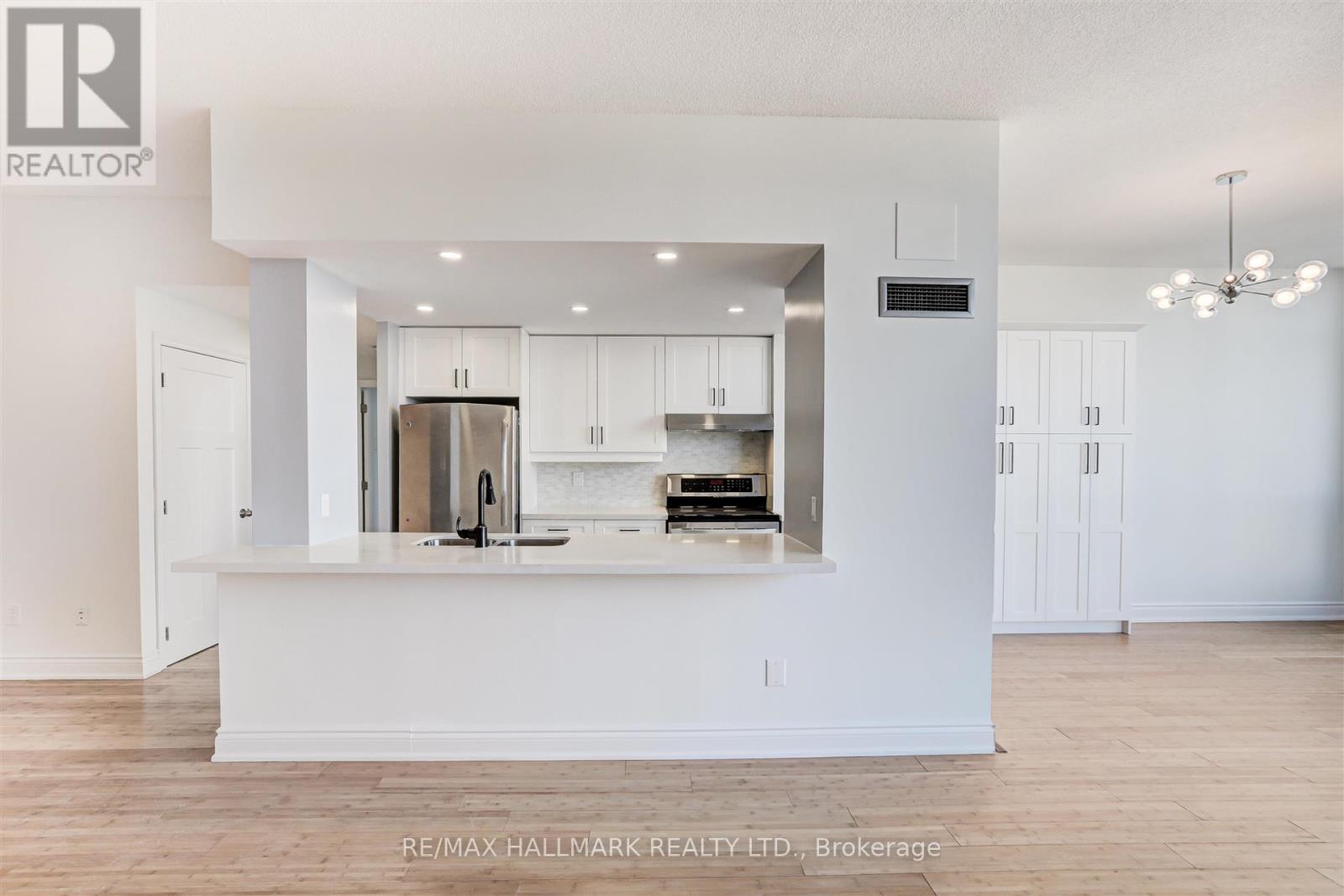 1916 Penthouse - 5 Rowntree Road, Toronto, Ontario  M9V 5G9 - Photo 8 - W12995290