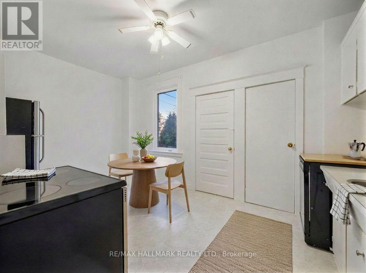 22 Kenneth Avenue, Toronto (High Park North), Ontario  M6P 1H9 - Photo 10 - W12995316