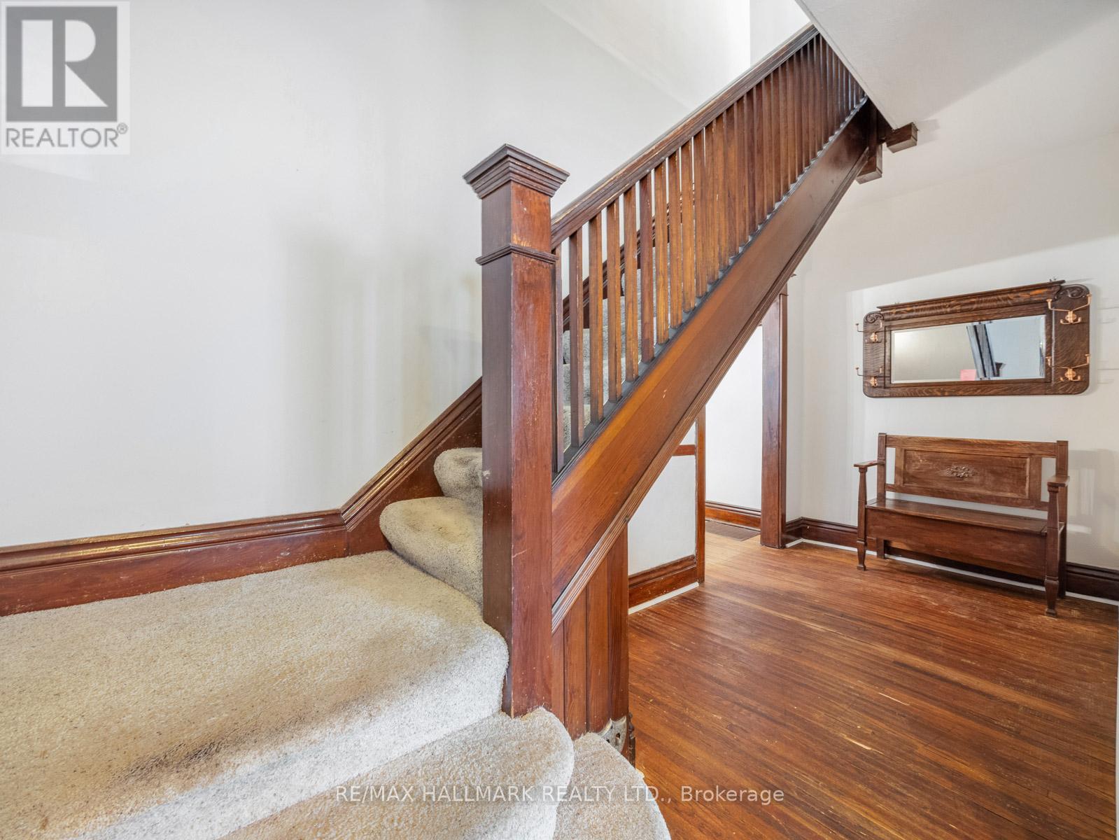 22 Kenneth Avenue, Toronto (High Park North), Ontario  M6P 1H9 - Photo 12 - W12995316