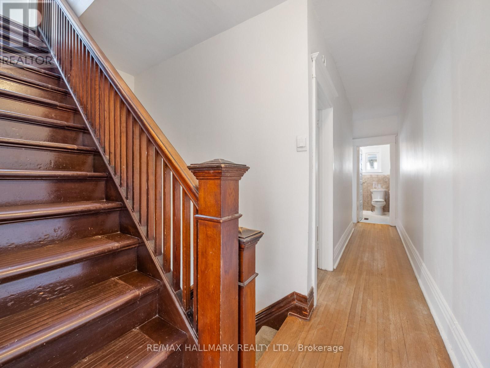 22 Kenneth Avenue, Toronto (High Park North), Ontario  M6P 1H9 - Photo 13 - W12995316