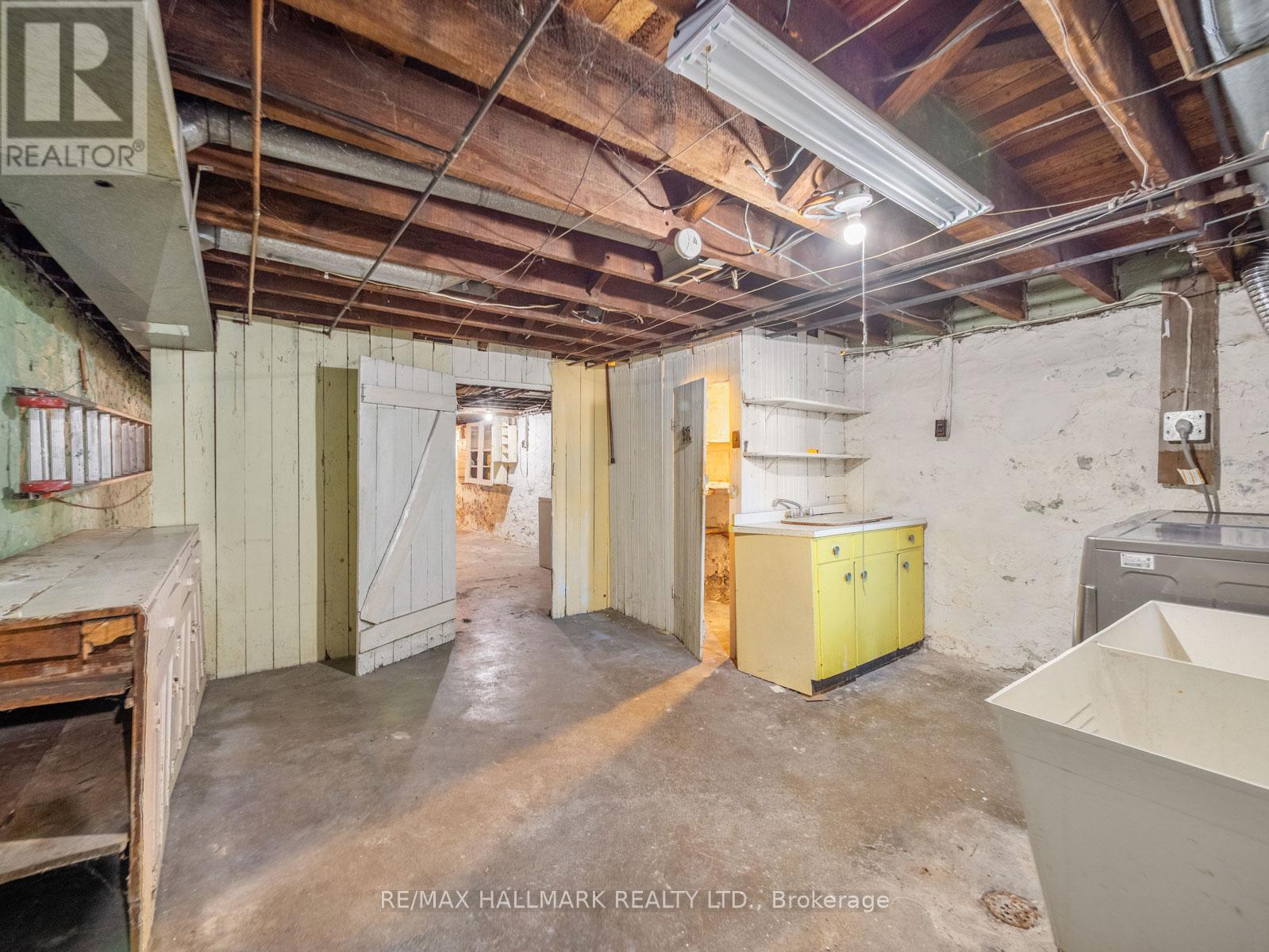 22 Kenneth Avenue, Toronto (High Park North), Ontario  M6P 1H9 - Photo 29 - W12995316