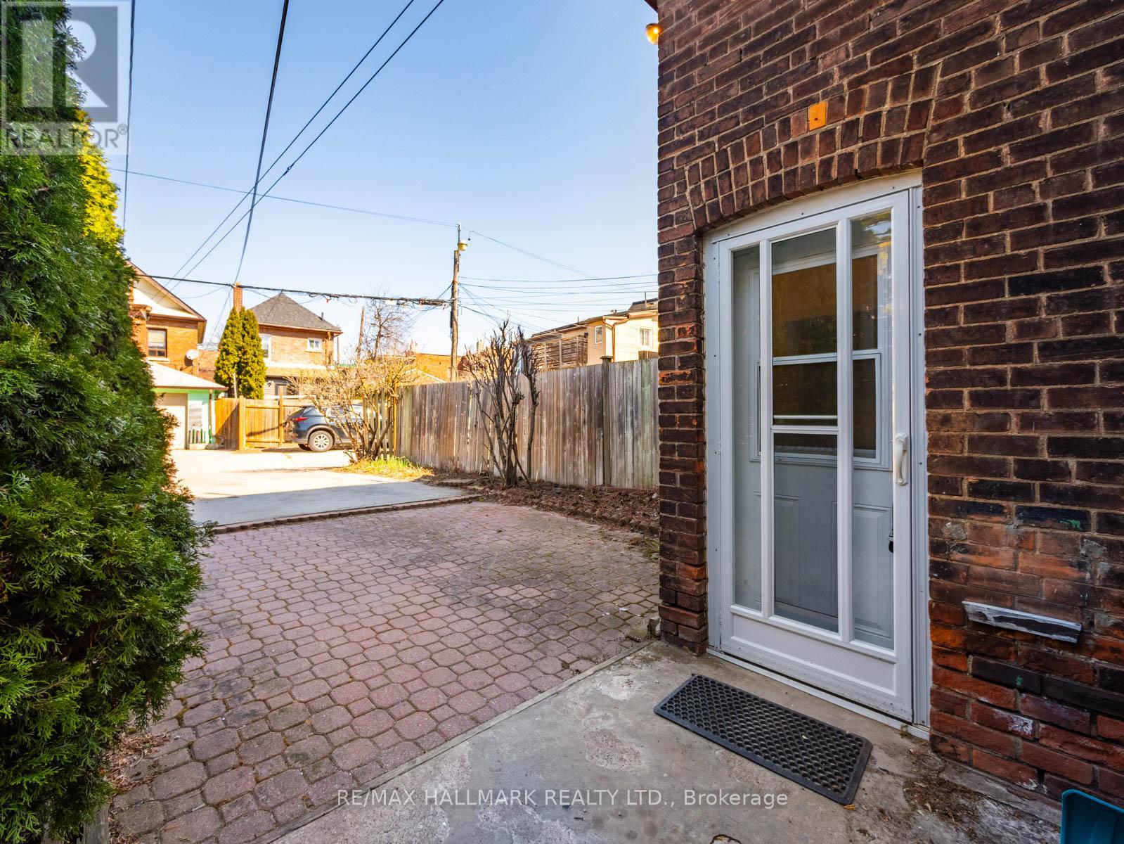 22 Kenneth Avenue, Toronto (High Park North), Ontario  M6P 1H9 - Photo 31 - W12995316