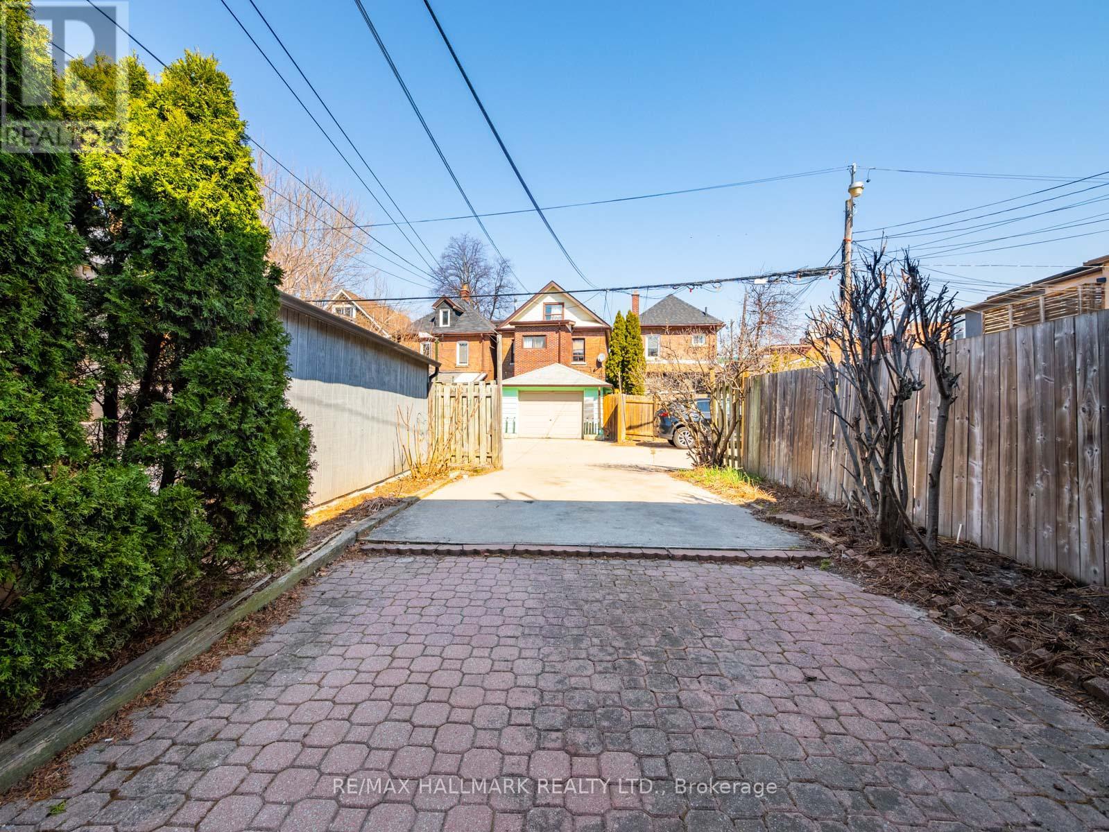 22 Kenneth Avenue, Toronto (High Park North), Ontario  M6P 1H9 - Photo 32 - W12995316