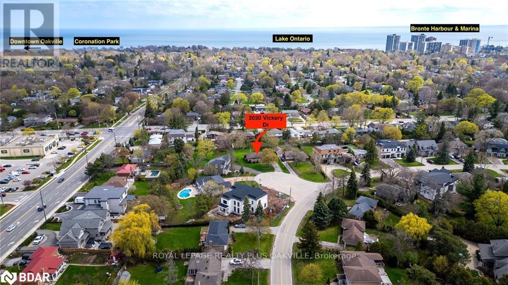 2030 Vickery Drive, Oakville, Ontario  L6L 2J1 - Photo 3 - W12995352