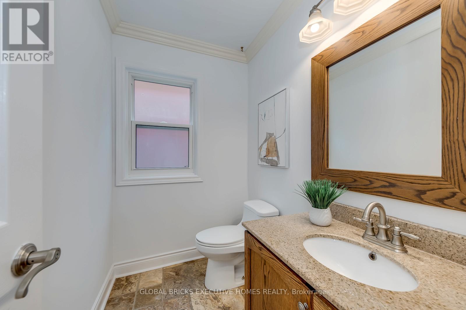 5690 Wells Place, Mississauga (Central Erin Mills), Ontario  L5M 5T6 - Photo 11 - W12995364