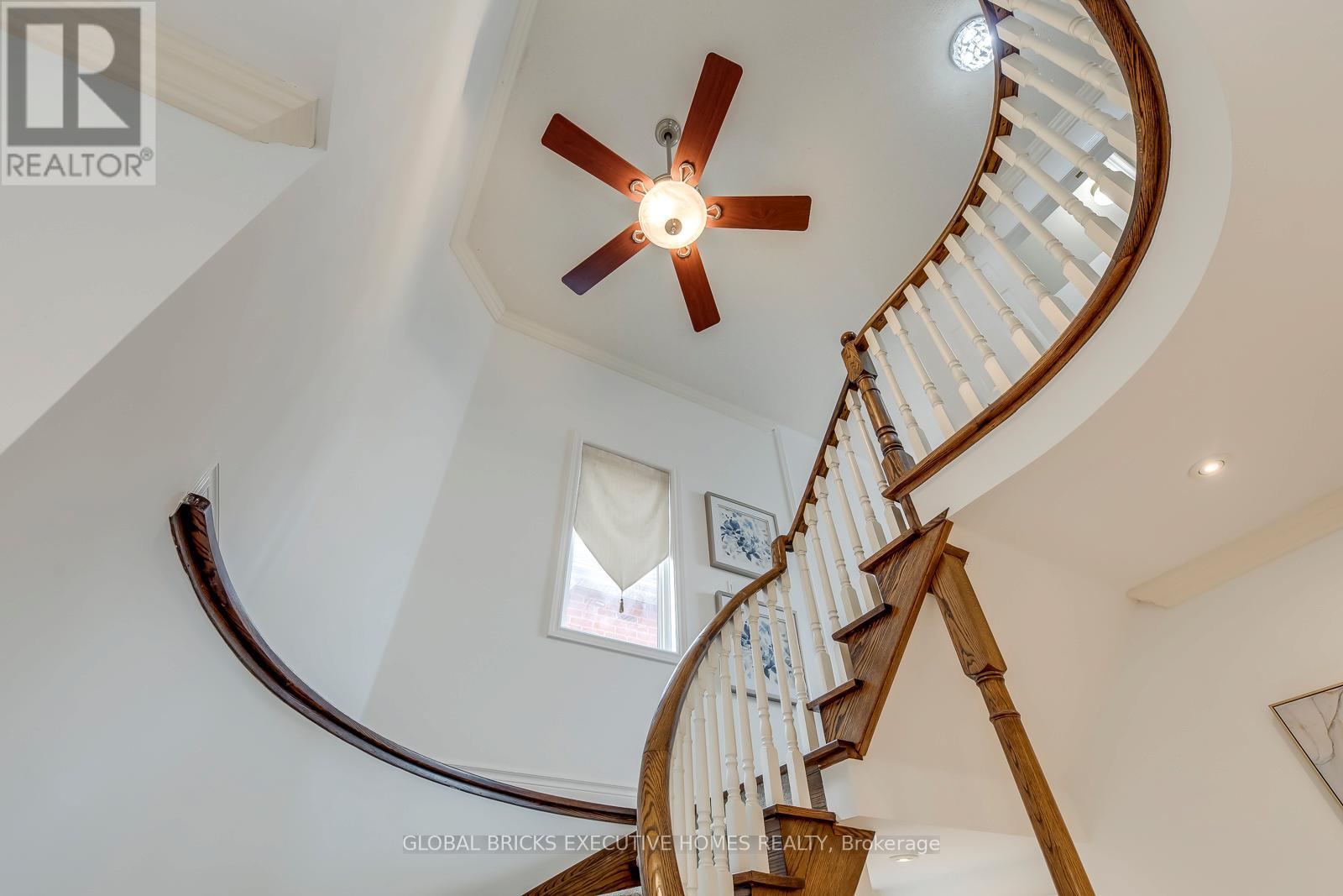 5690 Wells Place, Mississauga (Central Erin Mills), Ontario  L5M 5T6 - Photo 13 - W12995364