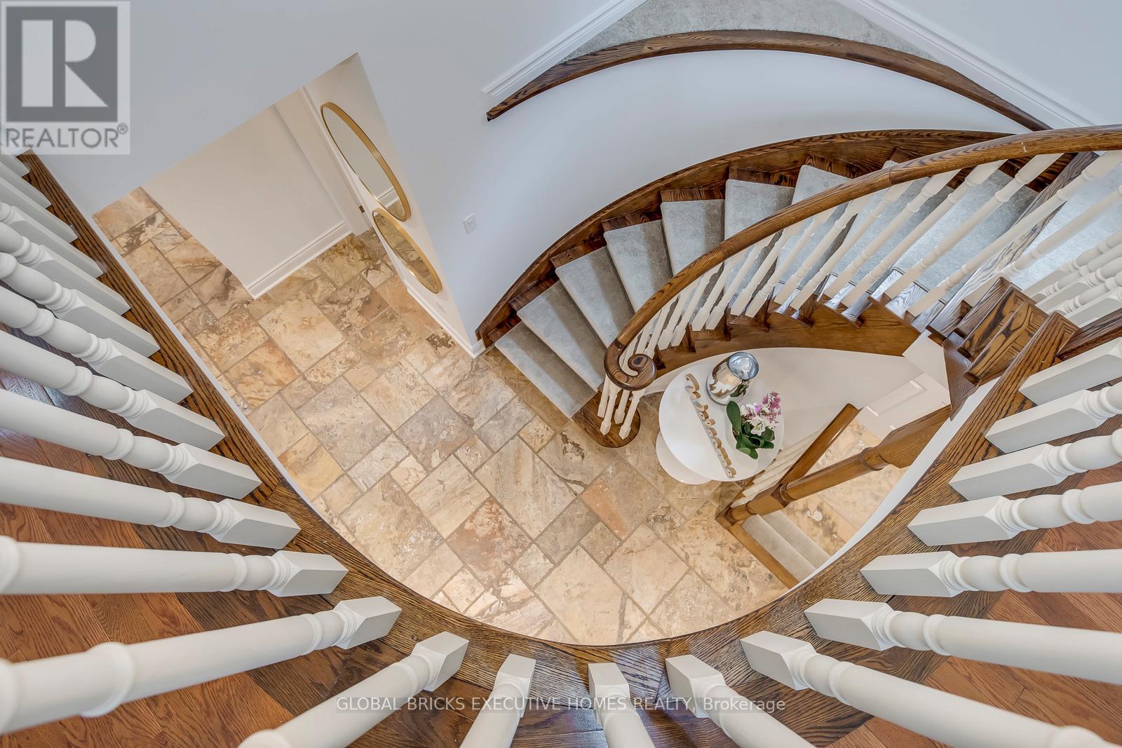 5690 Wells Place, Mississauga (Central Erin Mills), Ontario  L5M 5T6 - Photo 14 - W12995364