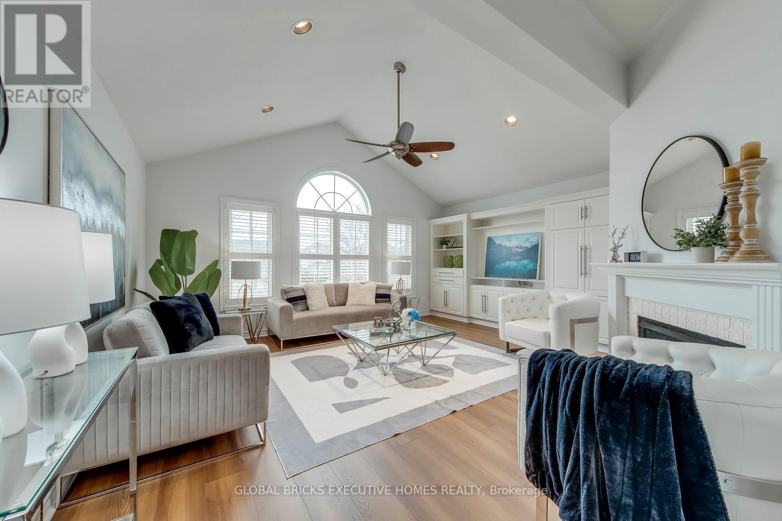 5690 Wells Place, Mississauga (Central Erin Mills), Ontario  L5M 5T6 - Photo 16 - W12995364