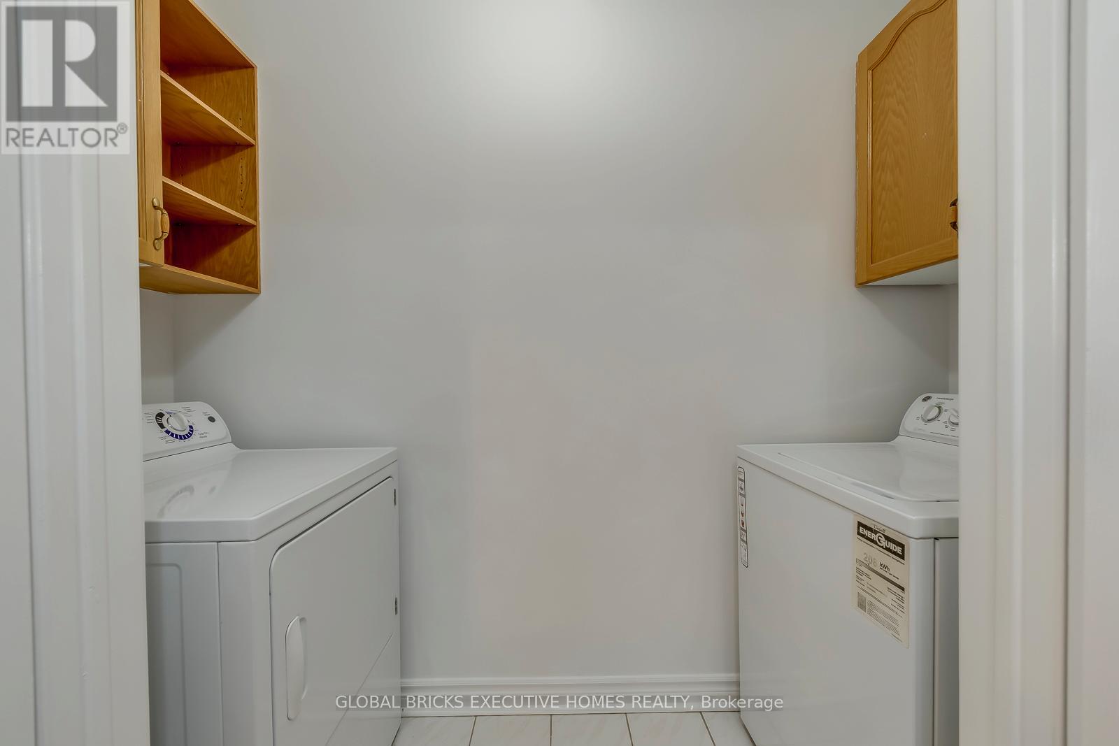 5690 Wells Place, Mississauga (Central Erin Mills), Ontario  L5M 5T6 - Photo 27 - W12995364