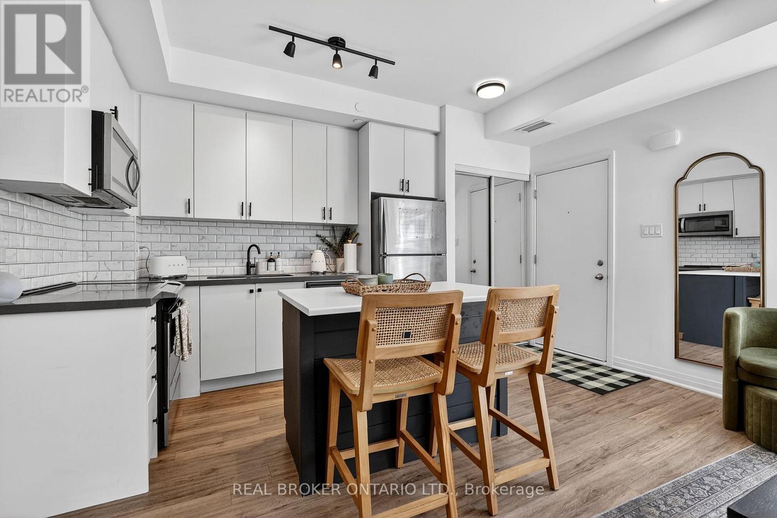 9 - 1238 Cawthra Road, Mississauga, Ontario  L5G 4K7 - Photo 11 - W12995432