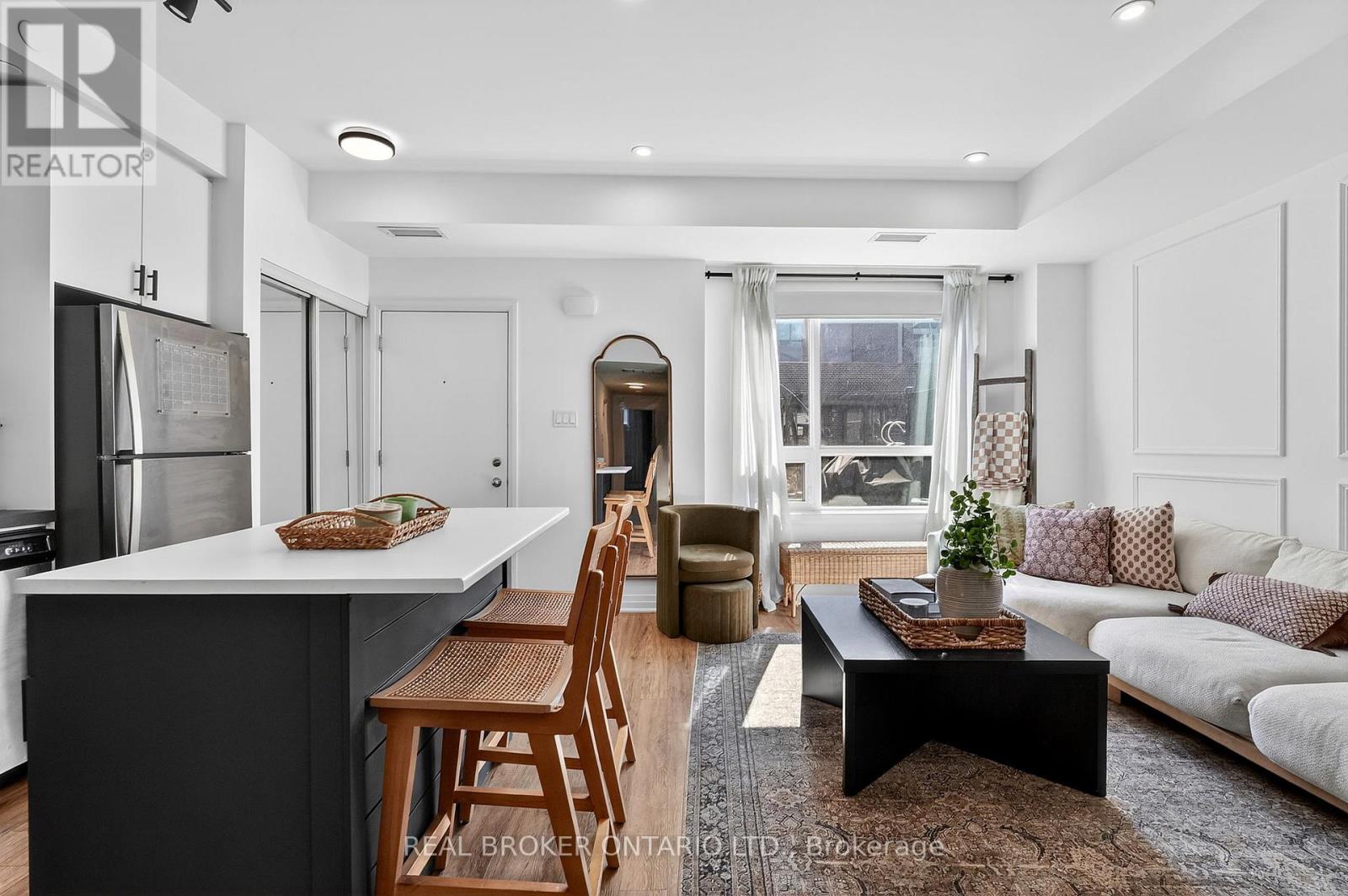 9 - 1238 Cawthra Road, Mississauga, Ontario  L5G 4K7 - Photo 2 - W12995432