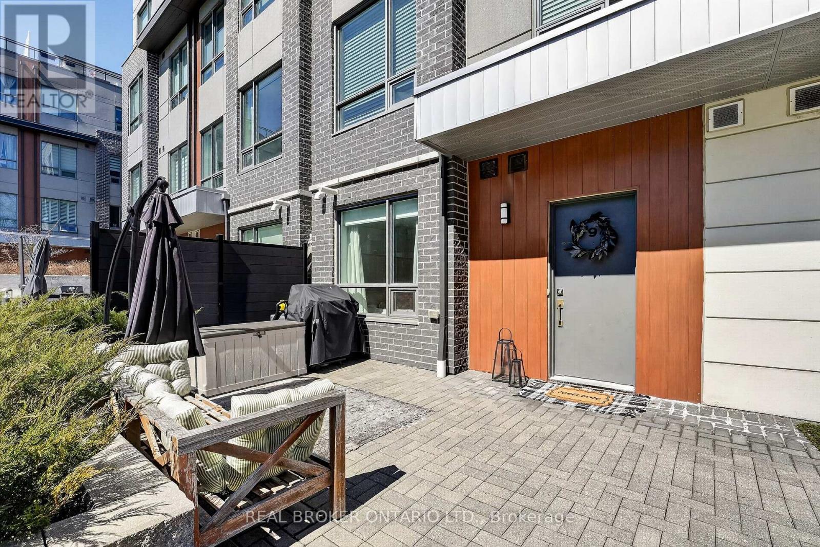 9 - 1238 Cawthra Road, Mississauga, Ontario  L5G 4K7 - Photo 4 - W12995432