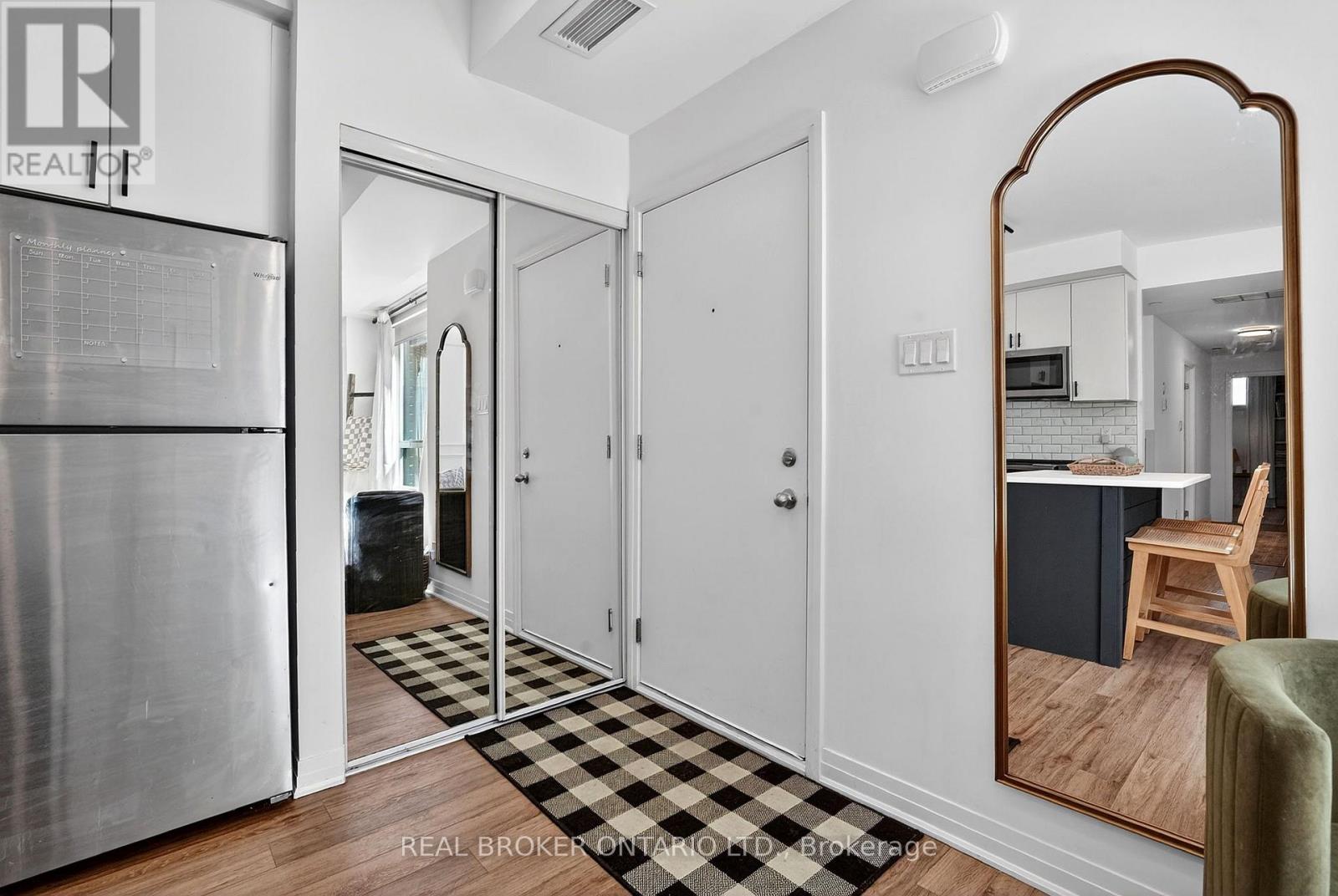 9 - 1238 Cawthra Road, Mississauga, Ontario  L5G 4K7 - Photo 5 - W12995432